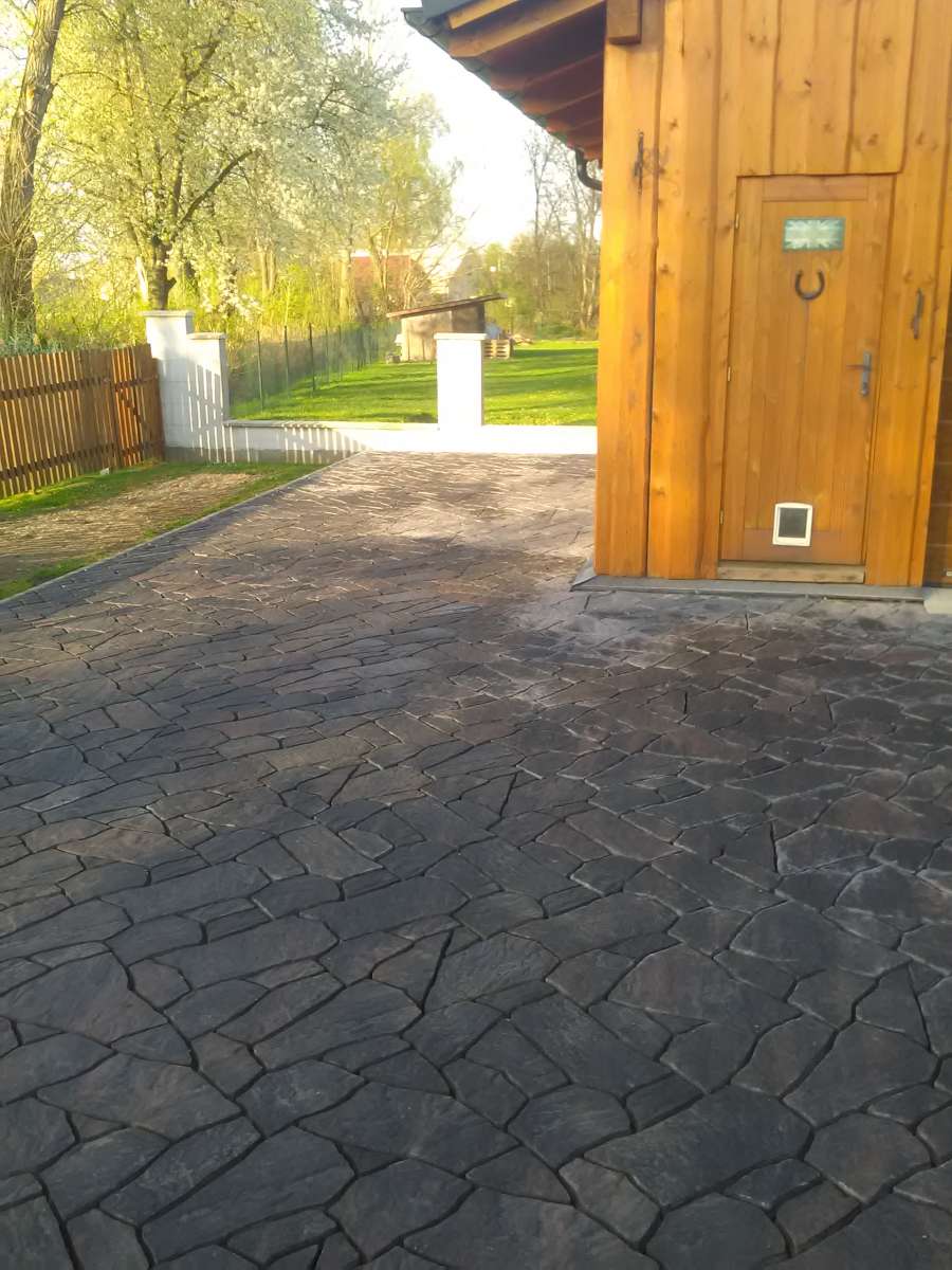 Zámkové dlažby, komunikace